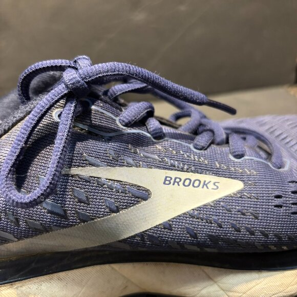 Mizuno Women’s Athletic Running Shoes — Blue, Size 9.5 — Damaged Heel - Picture 5 of 9